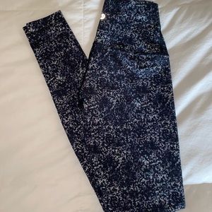 Cute, like new lululemon leggings!
